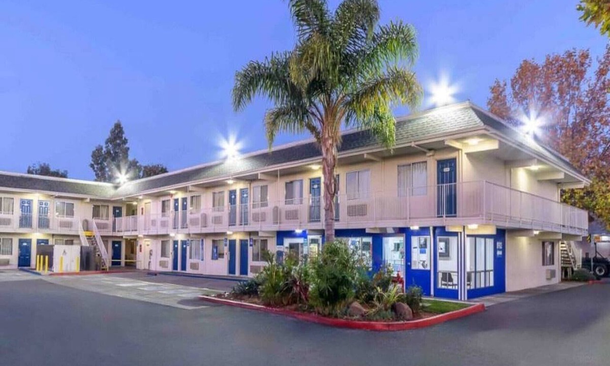 Hayward Apartment | 1 Full Bed|ADA/RI Shower