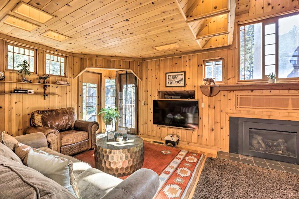 Upper Kingsbury House | < 1 Mi to Heavenly Lifts: Tahoe Area Townhome!