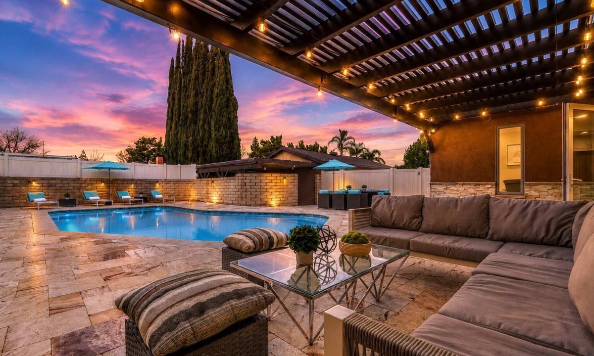 Northridge House | 135 Luxurious, modern private home