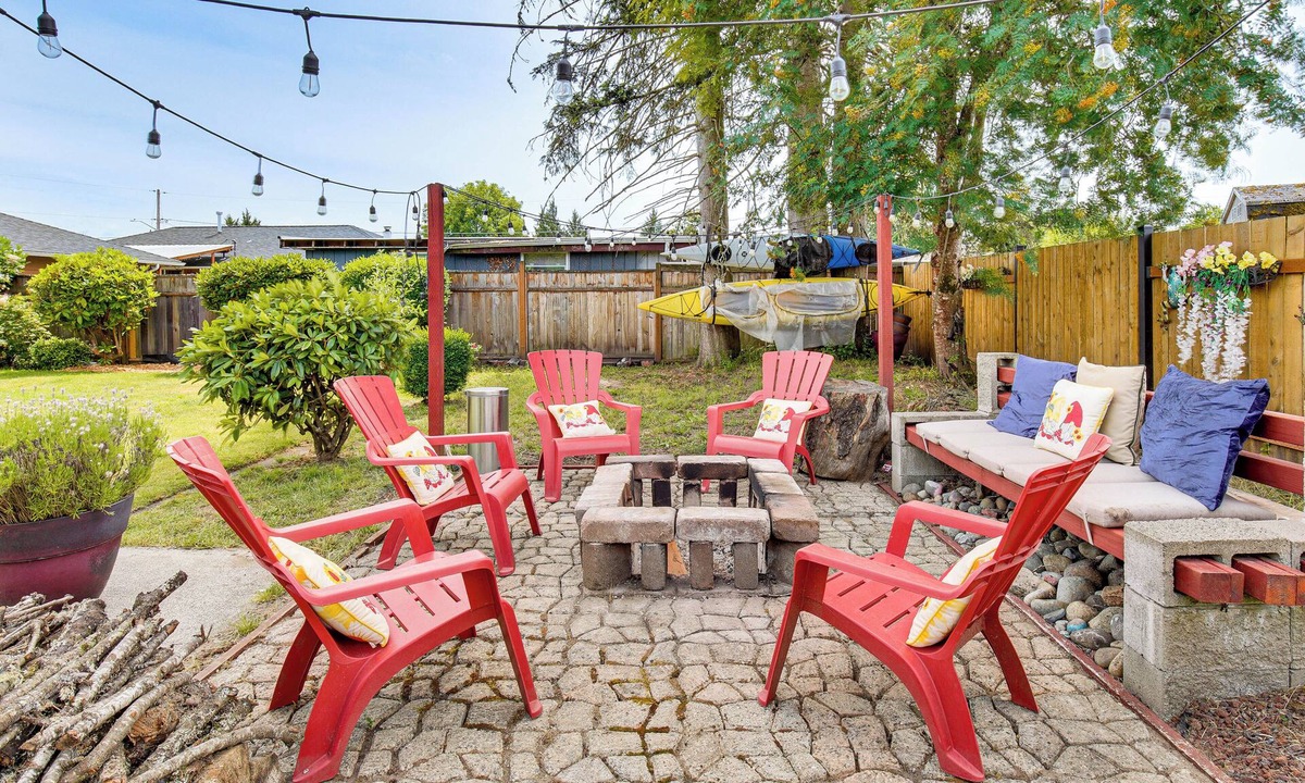 Puyallup House | 2 Mi to Fairgrounds & Dtwn Puyallup! Family Escape