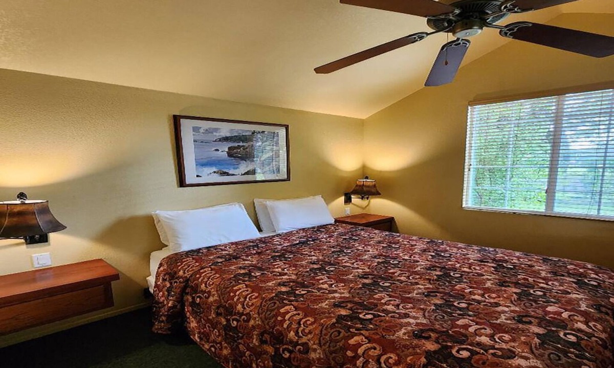 Point Arena Villa | 2 Roomy Accommodations Just Minutes From Beautiful Nearby Attractions