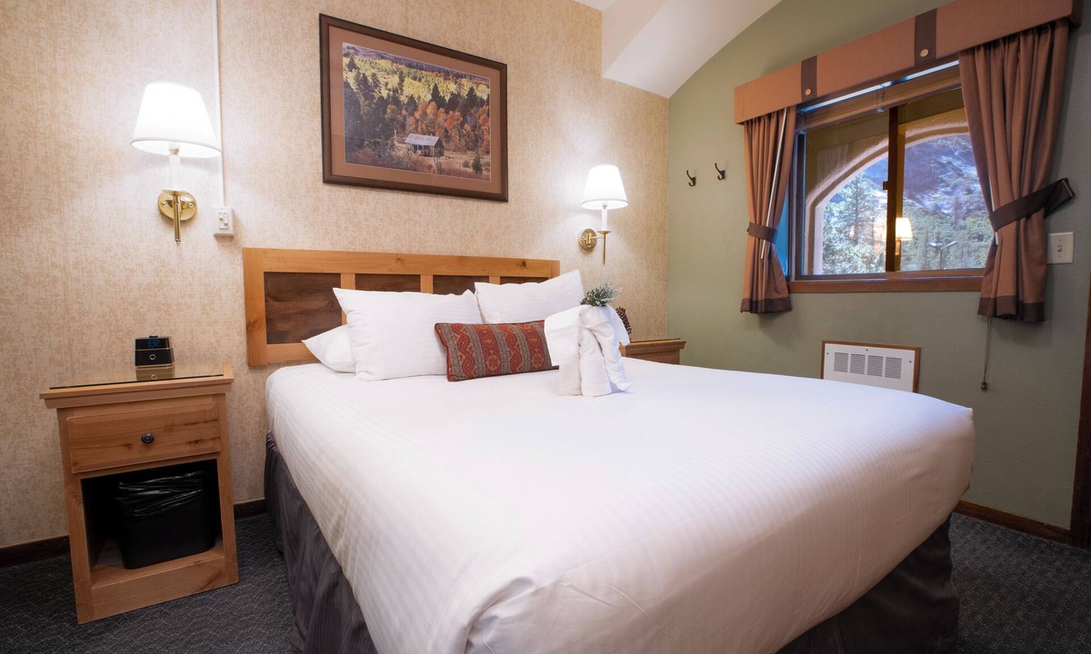 Olympic Valley Hotel | 2 Units | Kitchen | Balcony | Near Ski Slopes