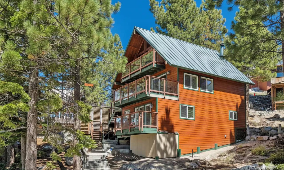 Tahoe Village House | 2100sq ft Tahoe home - Lake, Hiking, BBQ, Beach