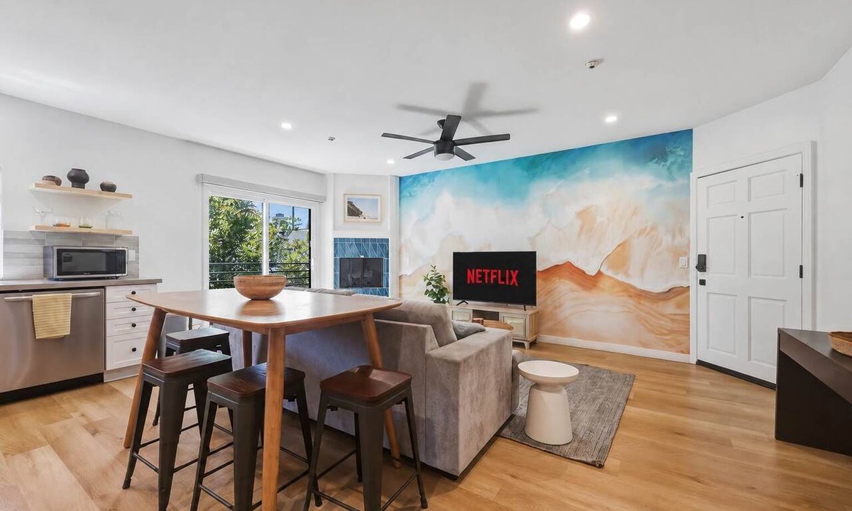 Olde Solana Beach Apartment | 2BD Coastal Stay Fletcher Cove Solana Beach Apt
