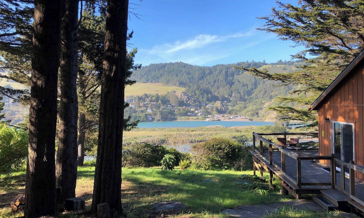 Occidental House | 2BR Estuary Views | Spa | Easy Ocean/River Access