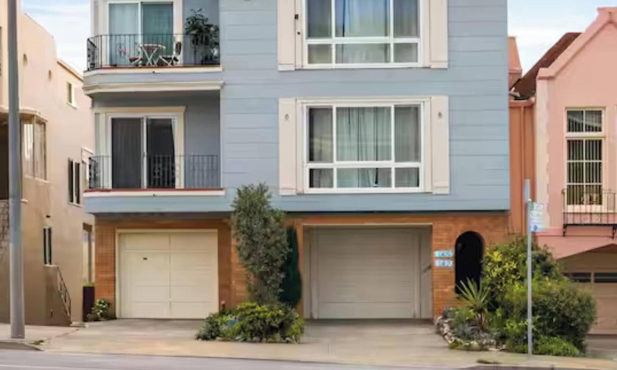 Lone Mountain Apartment | 2BR Flat for Corporate Travelers w/Parking in SF!