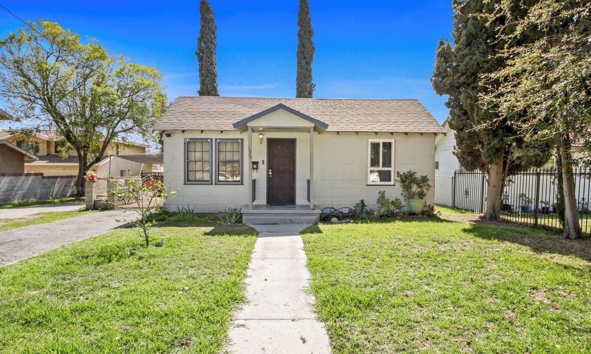 Ontario House | 2BR1BATH PET-FRIENDLY HOUSE#RV FREE