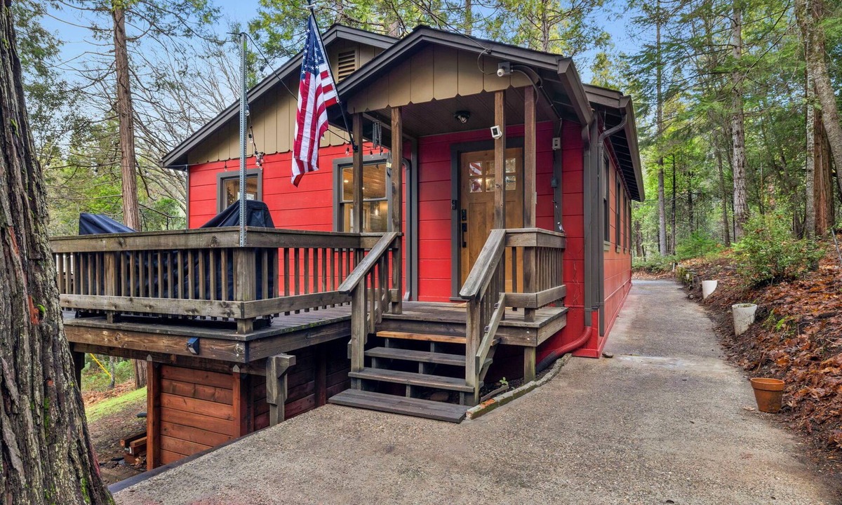 Twain Harte Cabin | 3-Acre Luxury Retreat | Sleeps 35 | 2 Cabins | Sauna, Hot Tubs, Firepits & More