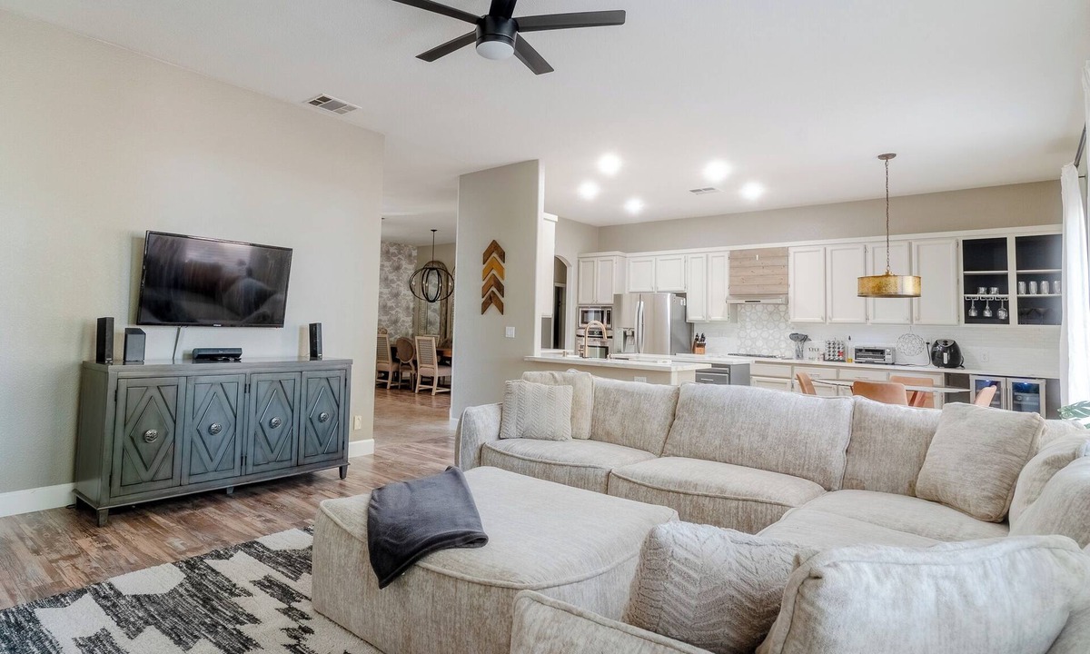 Roseville House | 3-Bed, 2-Bath with Backyard Oasis in Roseville