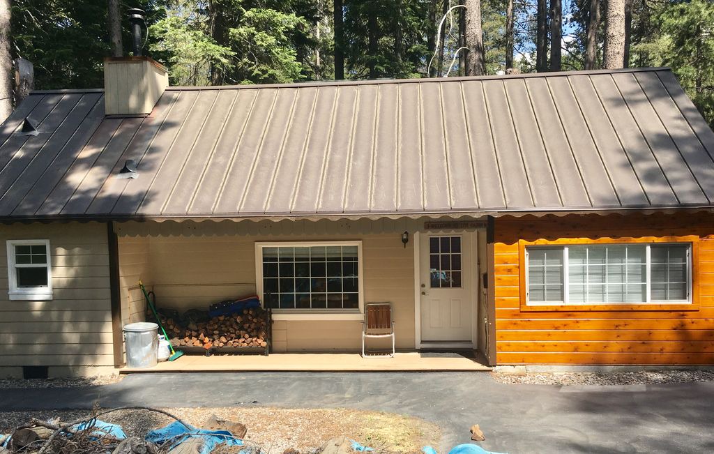 Donner Lake Woods Cabin | 3 bedroom, 1 bath, sleeps 7. West End of Donner Lake DLR#028