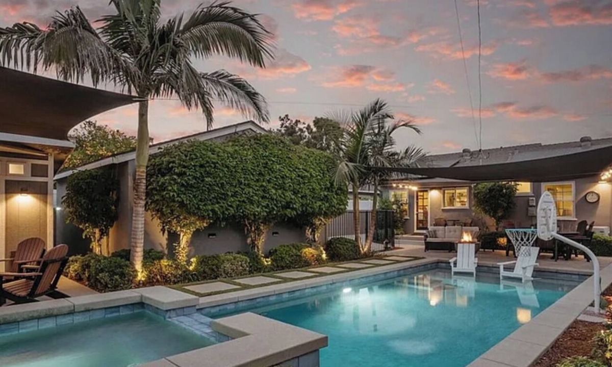 Glendora House | 3 bedroom & 2 bathroom home in Glendora, CA with a pool and spa/hot tub