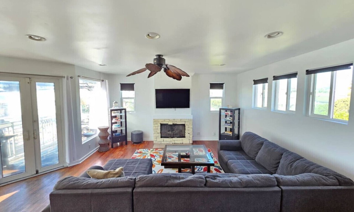 Venice Villa | 3 Bedroom 3 Bath Venice Beach House w Ocean Views!