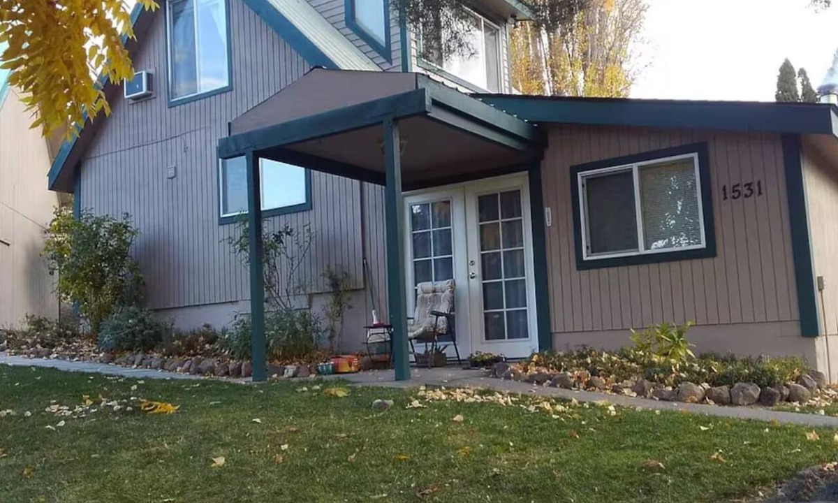Buena House | 3-bedroom pet-friendly house in the wine country of Yakima