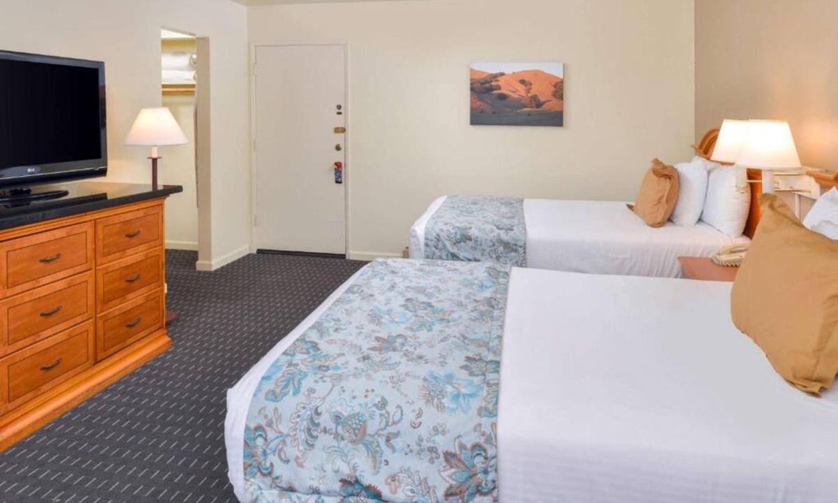 Solvang Hotel | 3 Family-Friendly Units, Continental Bfast, Near Hans Christian Andersen Museum