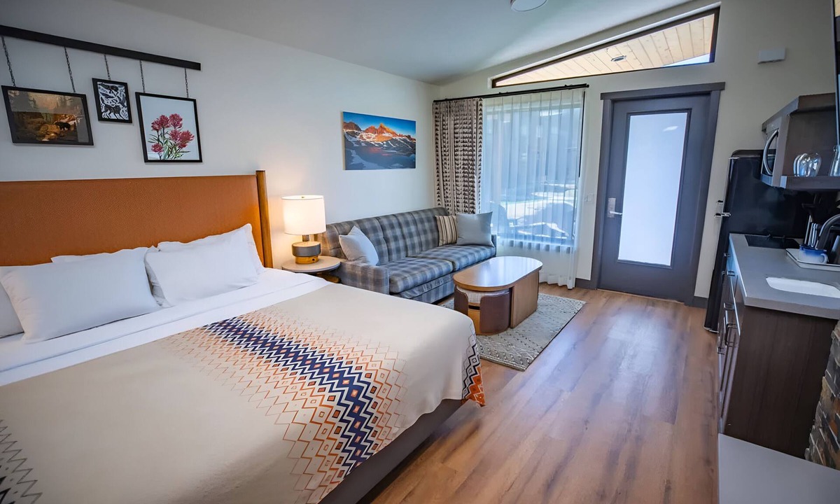 Mammoth Lakes Hotel | 3 Spacious Cabins Near Yosemite Tioga Pass, Local Dining & Scenic Trails!