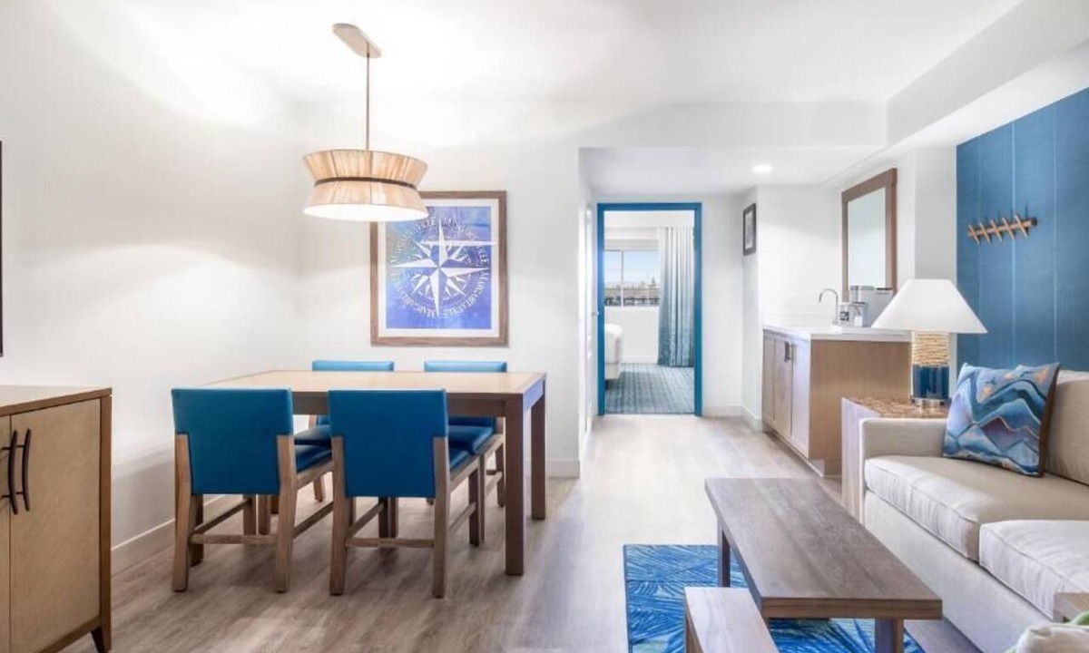 Lakeside Park Hotel | 3 Spacious Rooms Ideal for Family Adventures | Indoor Heated Pool, Pets Allowed