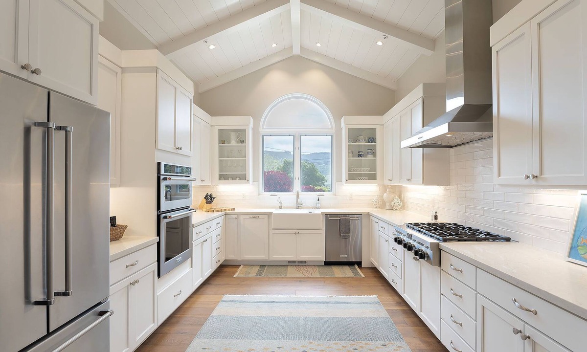 Hatton Fields House | 3888 Seas the Day - Modern, Stylish, Lush Gardens