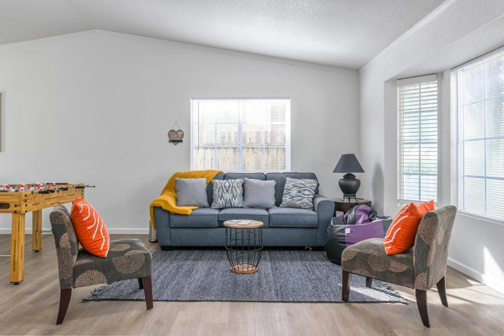 Merced House | 3BR Cozy Home~ Stylish & New ~ UC Merced ~ en route Yosemite!