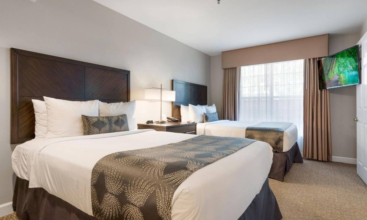 Brea Hotel | 4 Units: Suite w/Full Kitchen & Free Hot Breakfast near Brea Mall - 3.3 mi