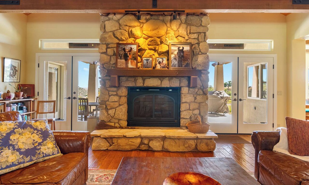 San Miguel House | 40 Acres + Home Office + Views | Paso Robles | Skyeranch-30 Day Rental