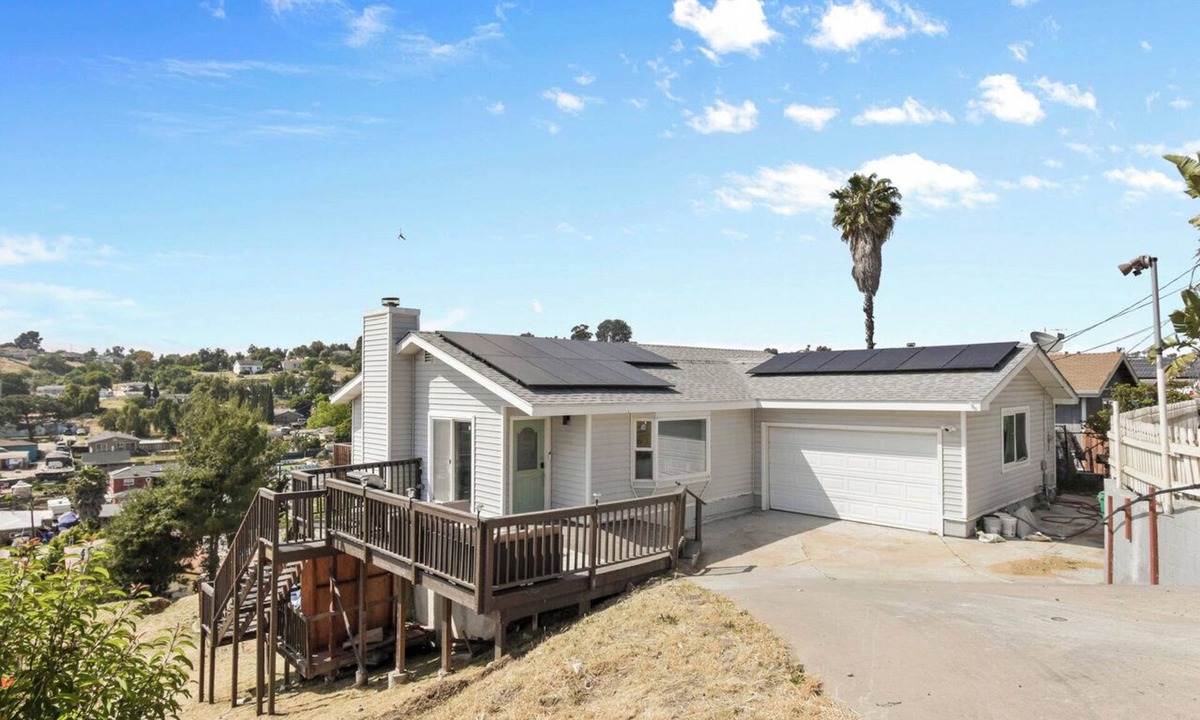 Encanto House | 5bed/3ba, Gameroom, Pool, Spa, Sleeps 20+, Views