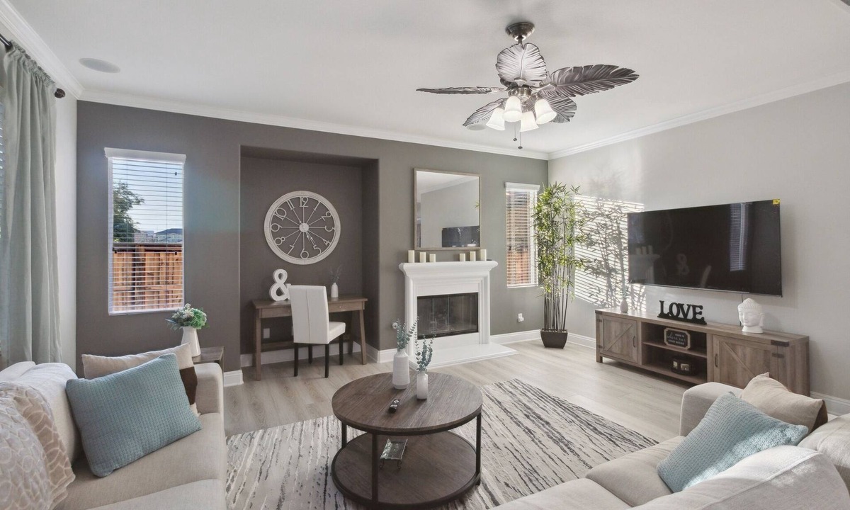 Victorville House | 5BR/3BA Home - King Beds - Fast Wifi by RedAwning