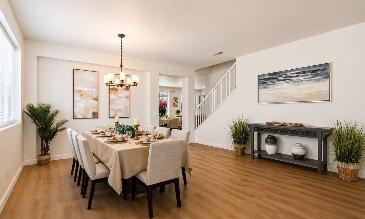 Eastvale House | 6BR Retreat/10 Beds/Near Sports Complex/4 kings