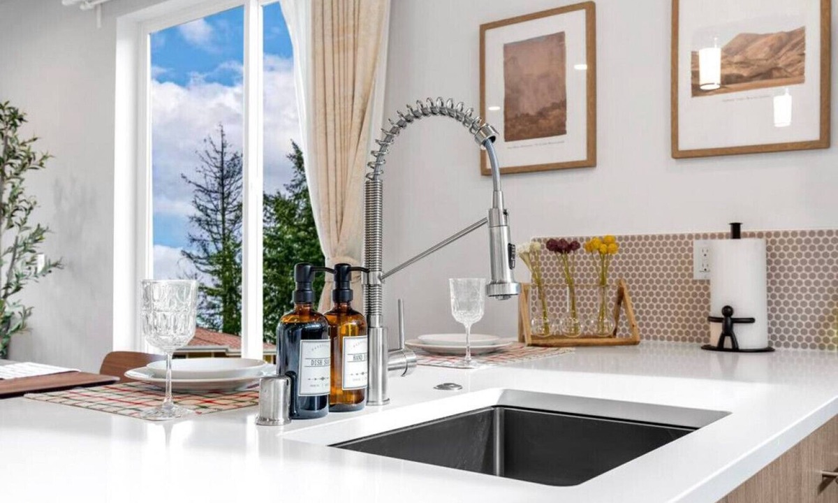 West Woodland House | 837 Hao & Yujie · 3b2.5b Spectacular Spot @Fremont /central location
