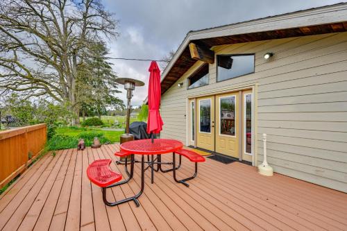 Fort Lewis House | 9 Mi to Spanaway Park: Home w/Indoor Hot Tub