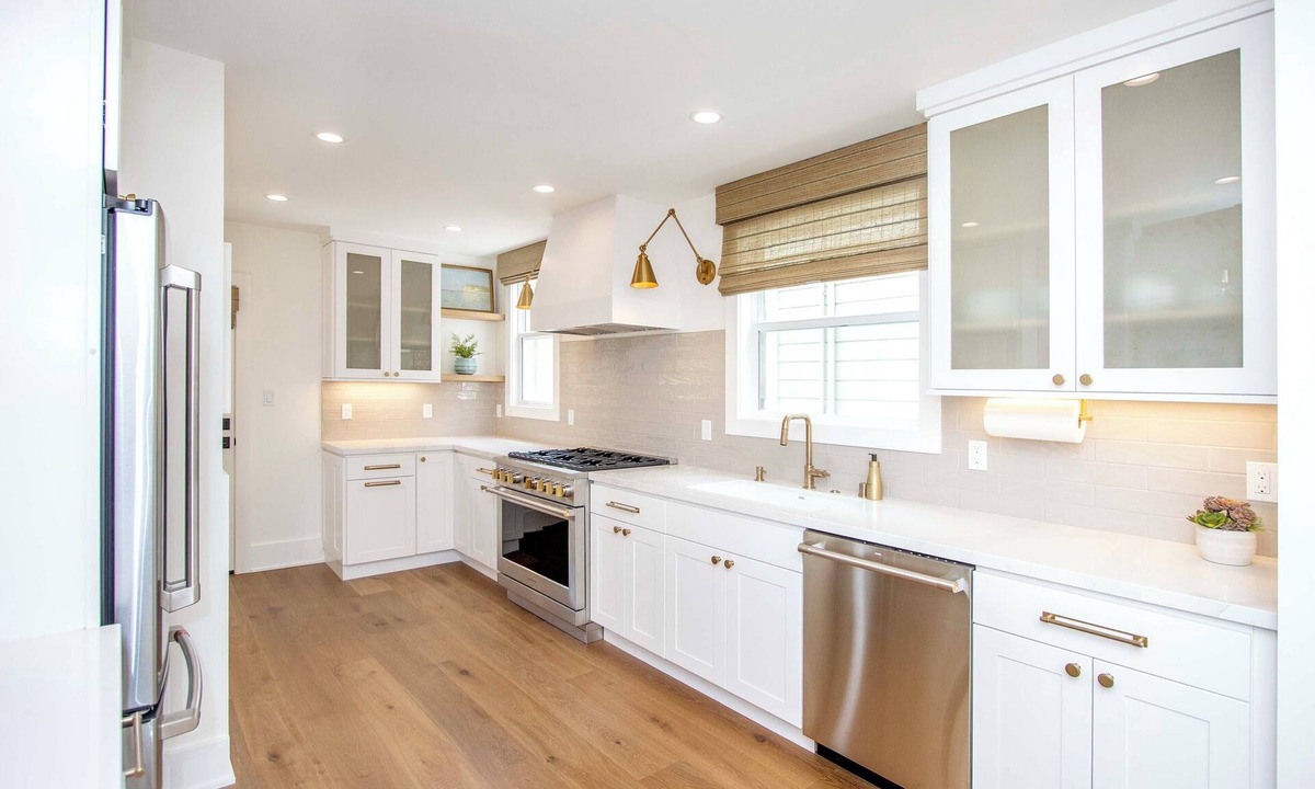 Cow Hollow Apartment | A+ Marina/Cow Hollow location! Highly walkable & great Live/Work space w/parking