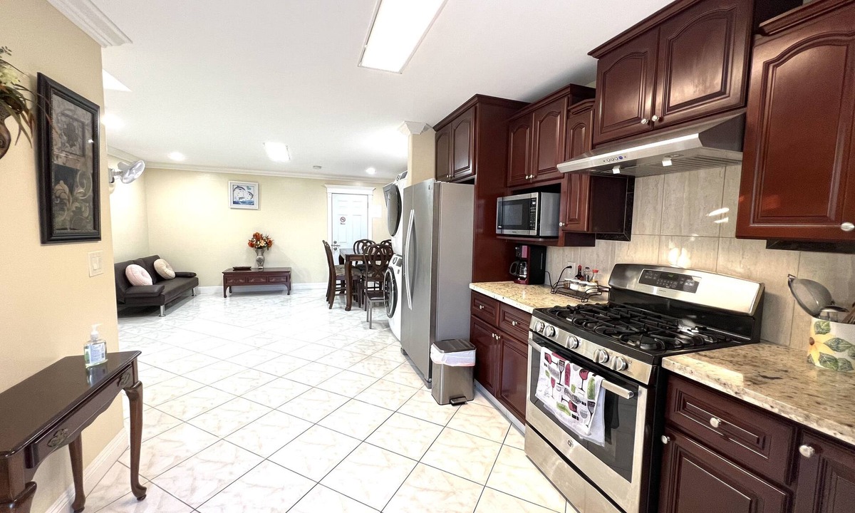 Garden Grove House | Adorable vacation unit near Disneyland