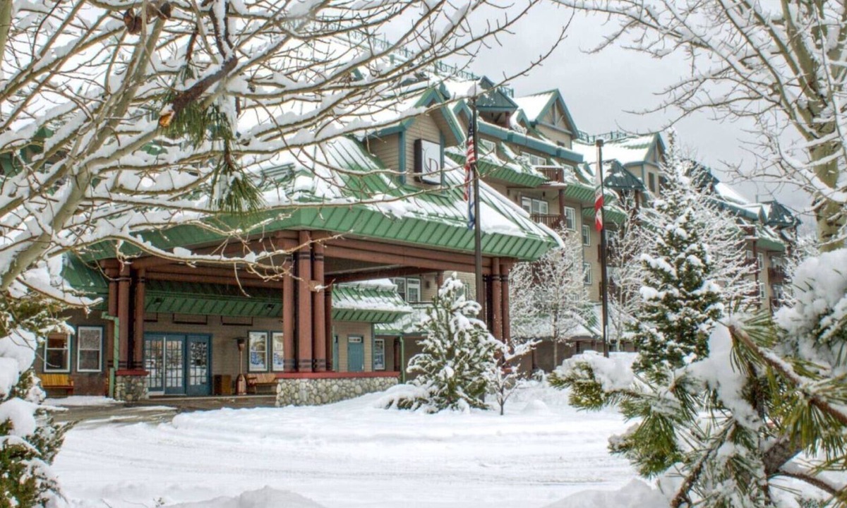 South Lake Tahoe Resort | Adventure Awaits at Hilton Vacation Club Lake Tahoe : Scenic Views & Outdoor Fun