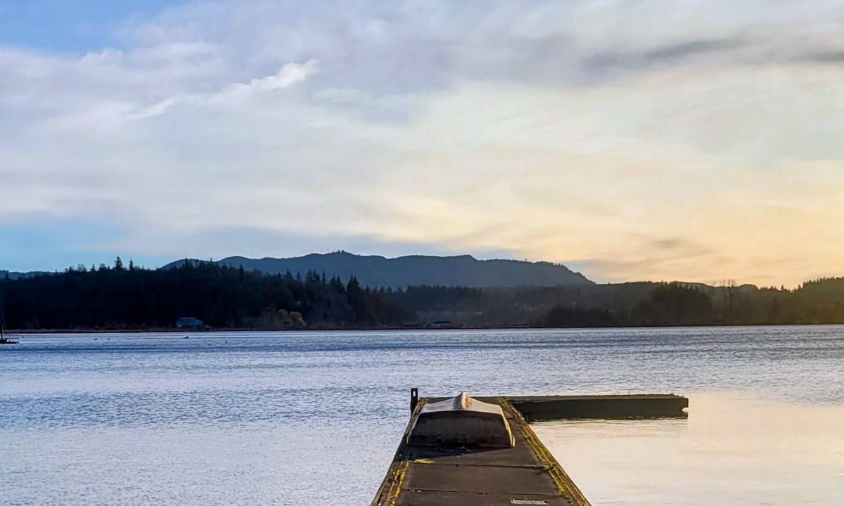 Clear Lake House | Amazing 5BR Lake House +Private Dock +Hot Tub +Huge Games Room +7 Patios & Decks