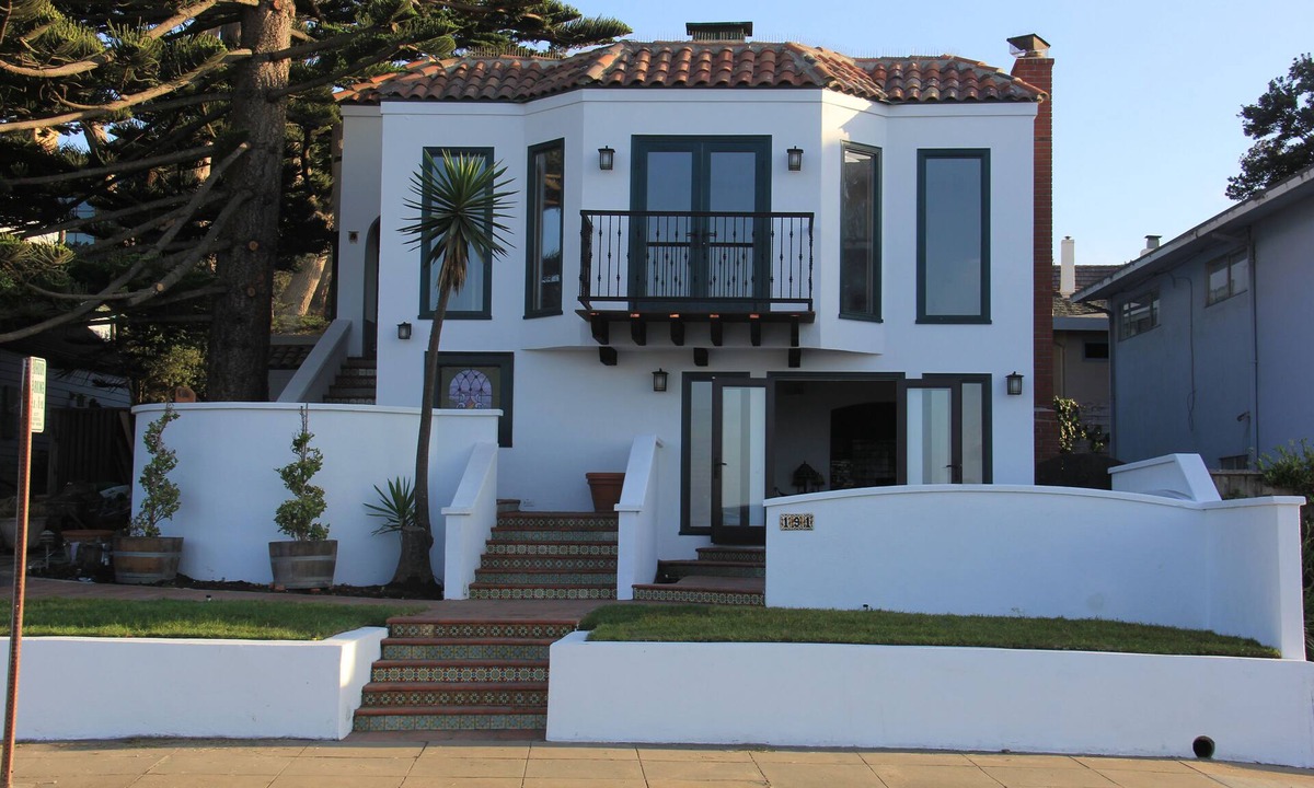 Pacific Grove Apartment | Award Winning Ocean Front Paradise 2 Bed 2 Bath Apartment.
