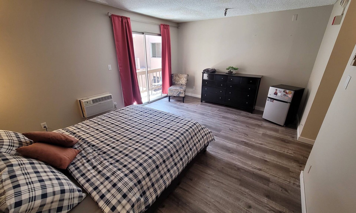 Beverly Hills Hotel | (B1820) 2 Bedroom Studio Apartments
