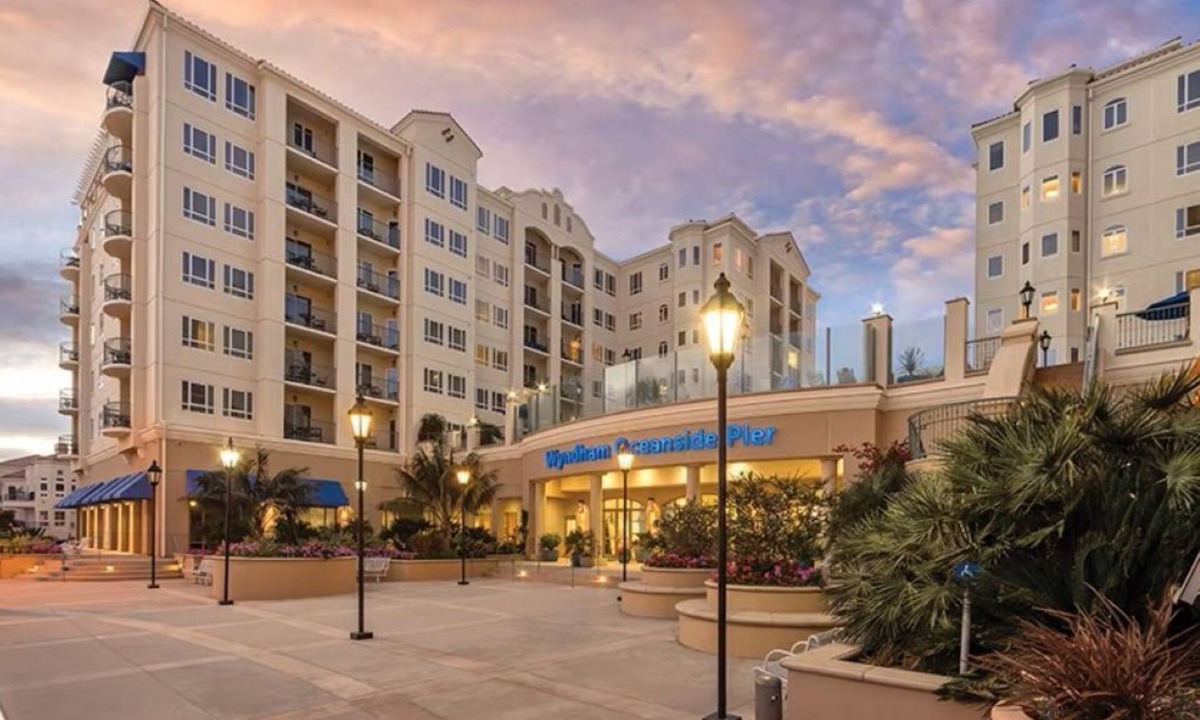 Townsite Resort | Beachfront Oceanview 2 bedroom Deluxe. Everything you need is walking distance.