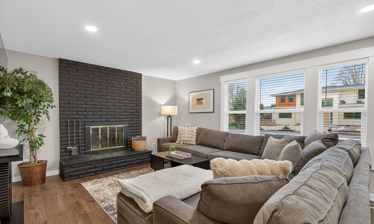 Aloha House | Beaverton Escape, Backyard & Game Room