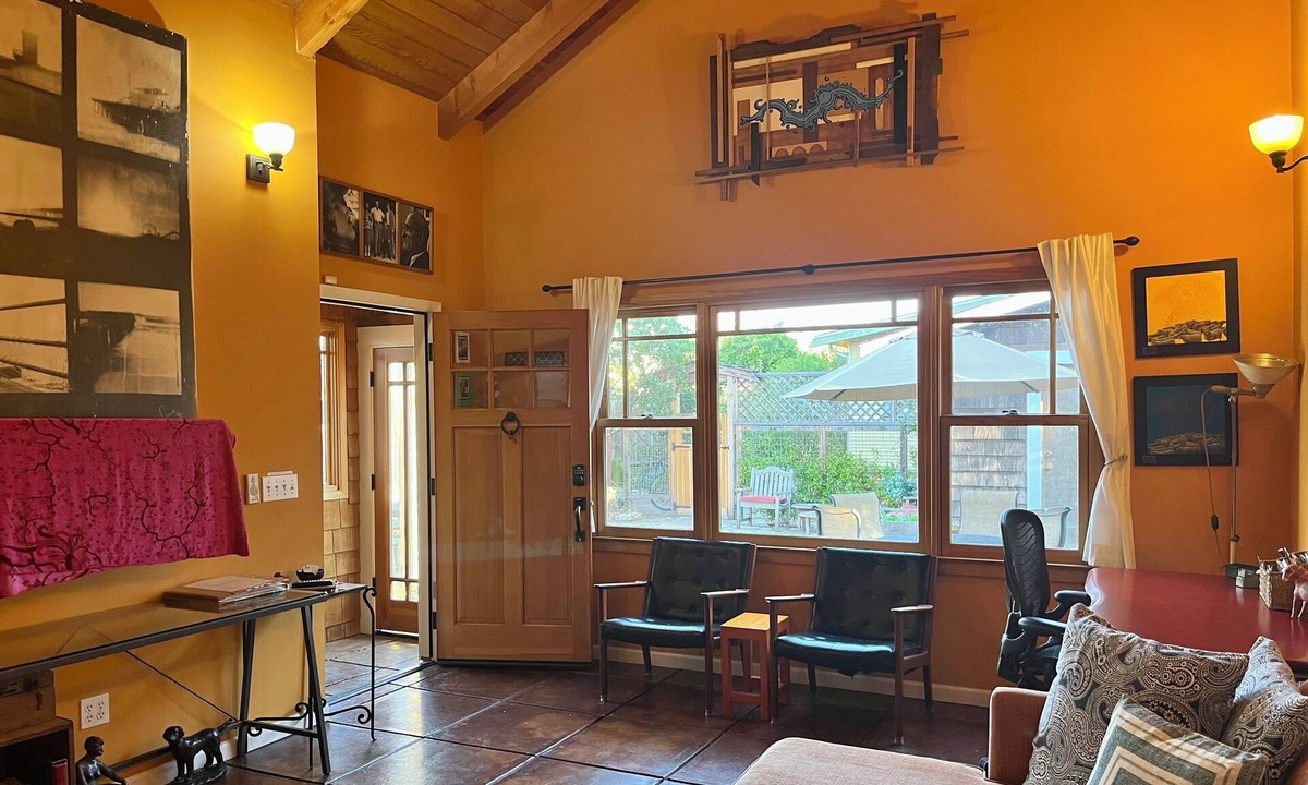 Poets Corner House | Berkeley Hidden Garden Escape