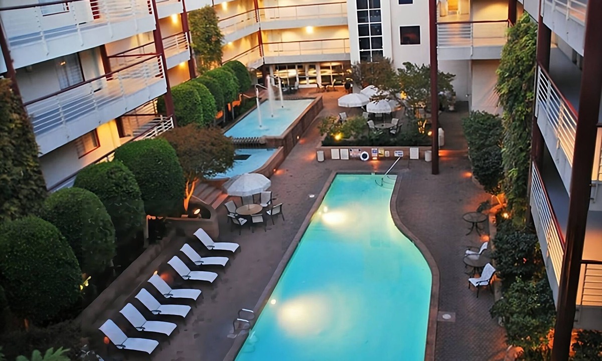 Cupertino Hotel | Best Value, Quality Stay! 2 Comfortable Units, Free Parking, Near Franco Park