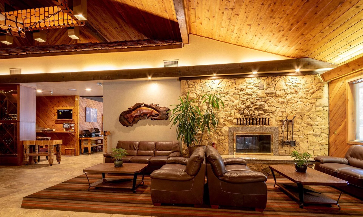Mount Shasta Hotel | Best Western Plus Tree House