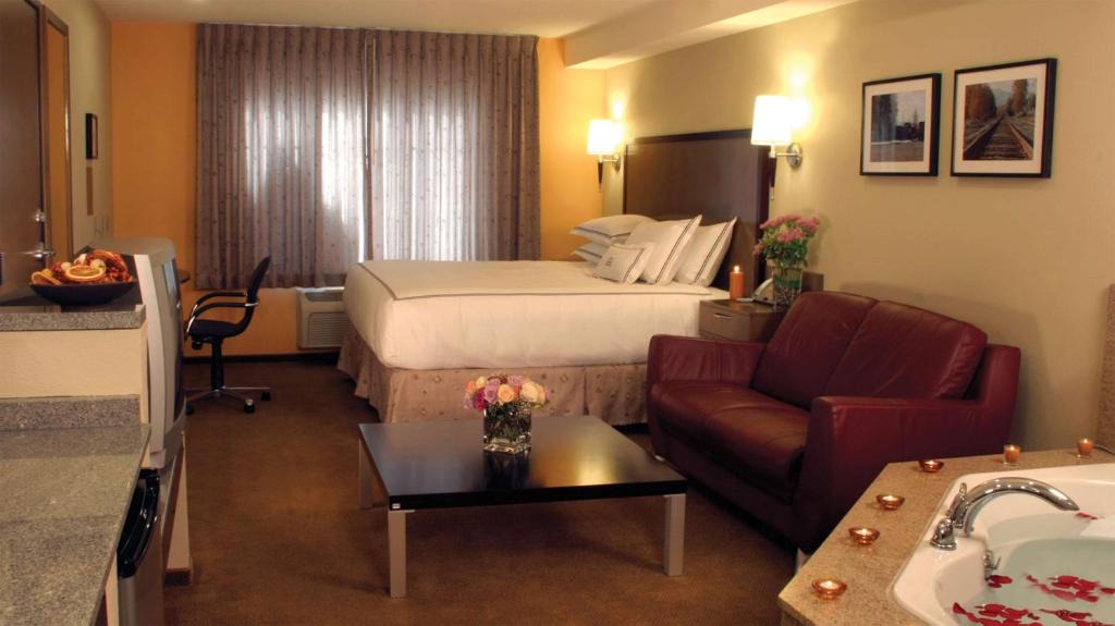 Cle Elum Hotel | Best Western Snowcap Lodge