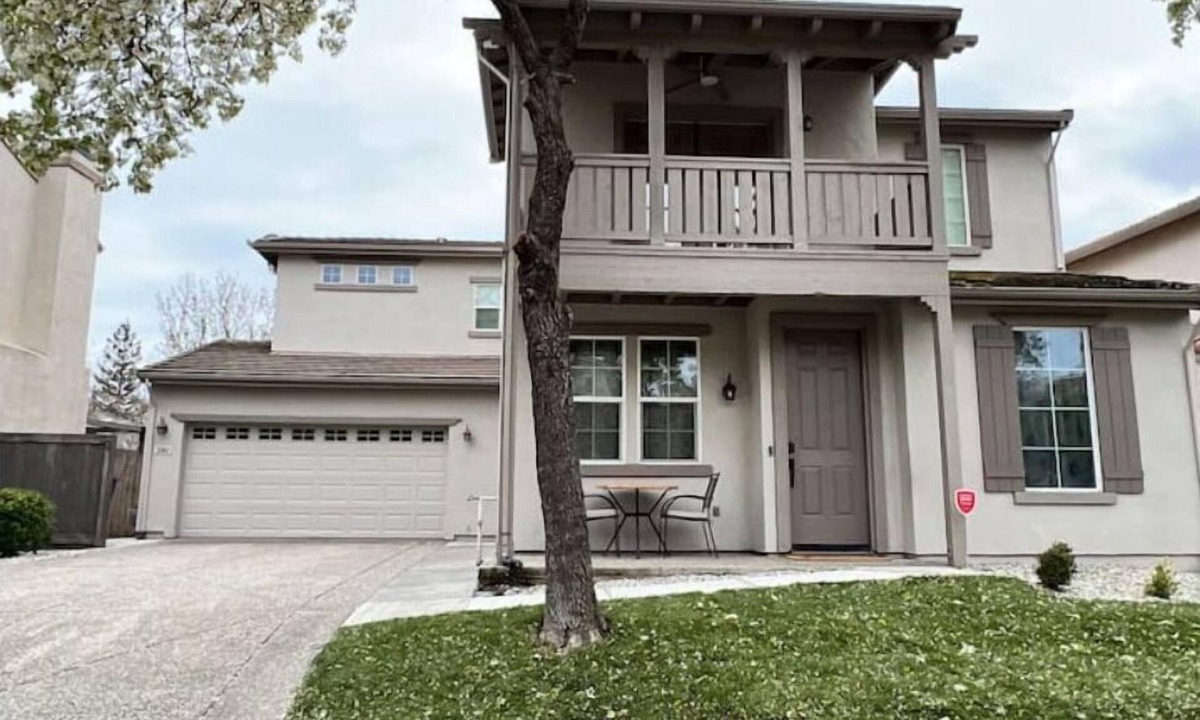 Westlake House | BIG Beautiful Home 2Miles SAC Airport 8 Min DownTown DOCO Old Sac, Discovery Prk