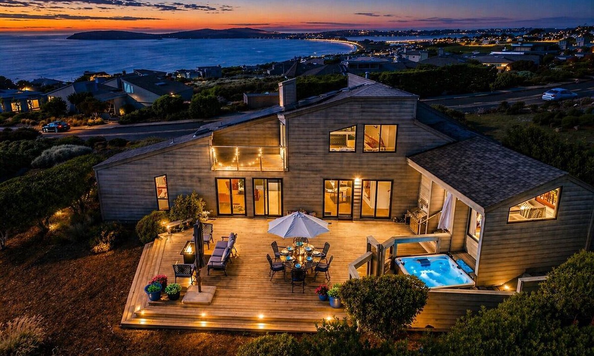 Bodega Bay House | Bodega Bay Personal Resort! Golf, Waves, & Seals! Ocean Vibes! HtTb~Sea Casa