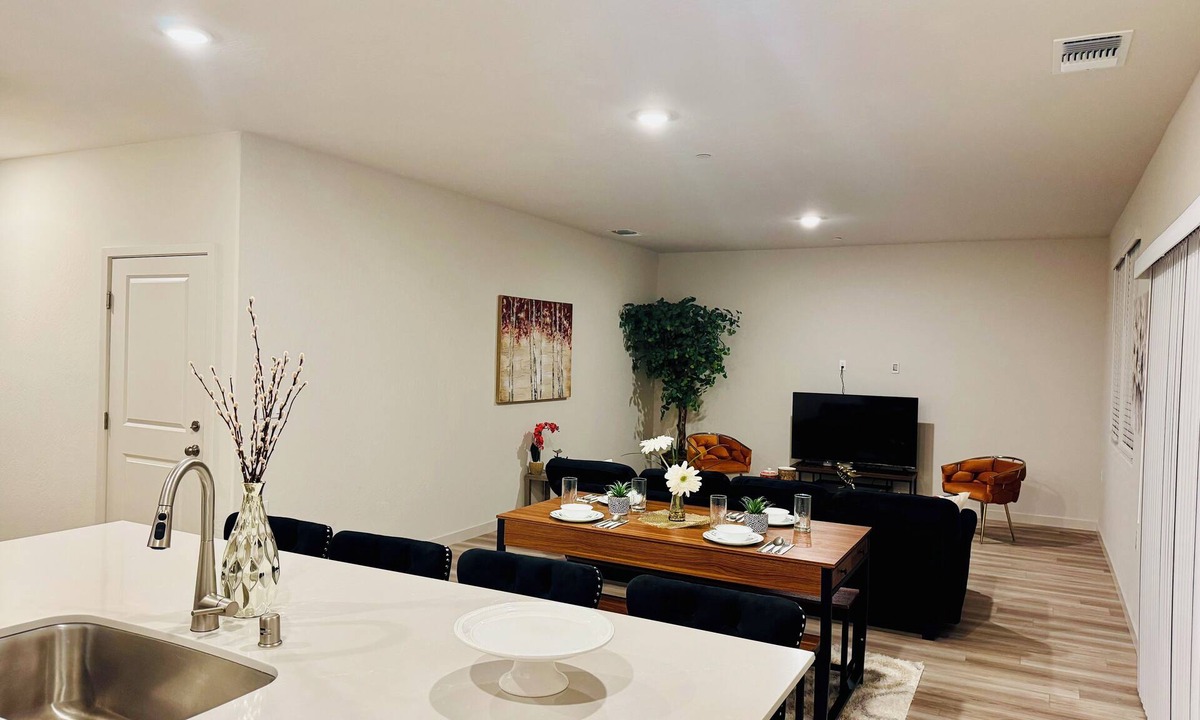 Merced House | Brand new & beautiful home in great neighborhood of N Merced