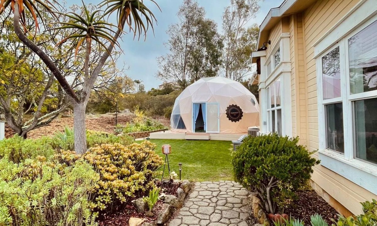 Ramona House | Breathtaking Mountain Retreat Home with great trails & amenities - Sleeps 13!