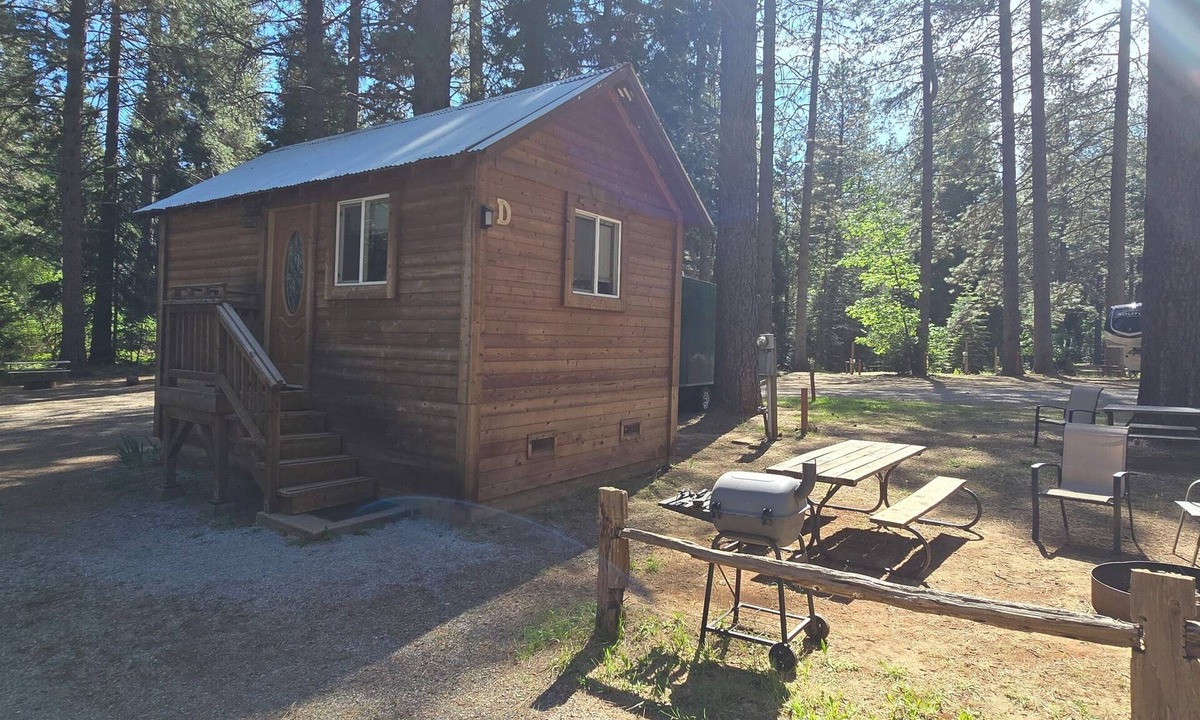Shingletown Cabin | Camping Cabin D Near Lassen NP With Shared Bathrooms/Showers