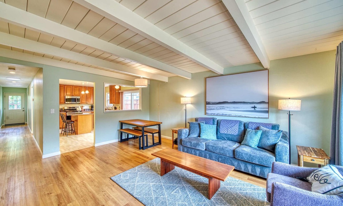 Eastside Santa Cruz House | Capitola Surf Retreat with Private Backyard