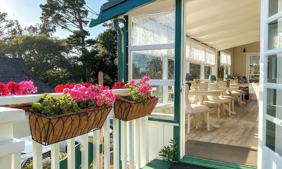 Golden Rectangle House | Carmel Green Lantern Inn