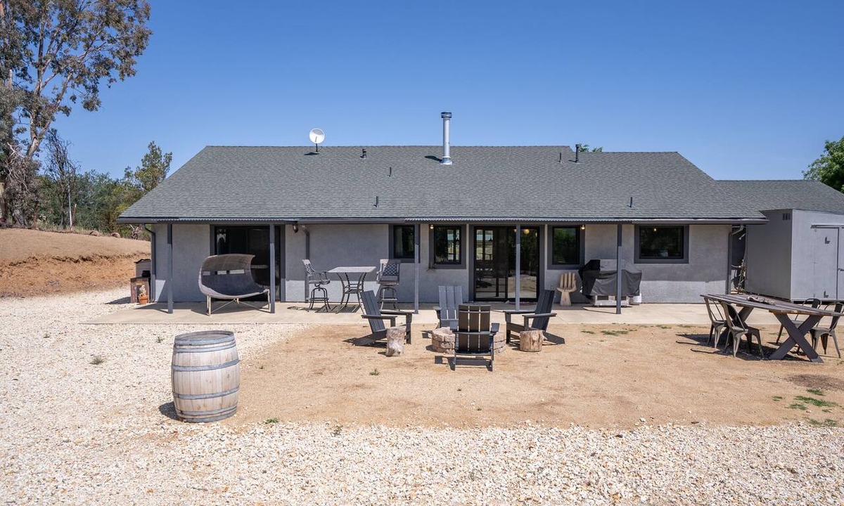 Paso Robles House | Casa Merlot - Spa and Minutes From Paso Robles Wineries!