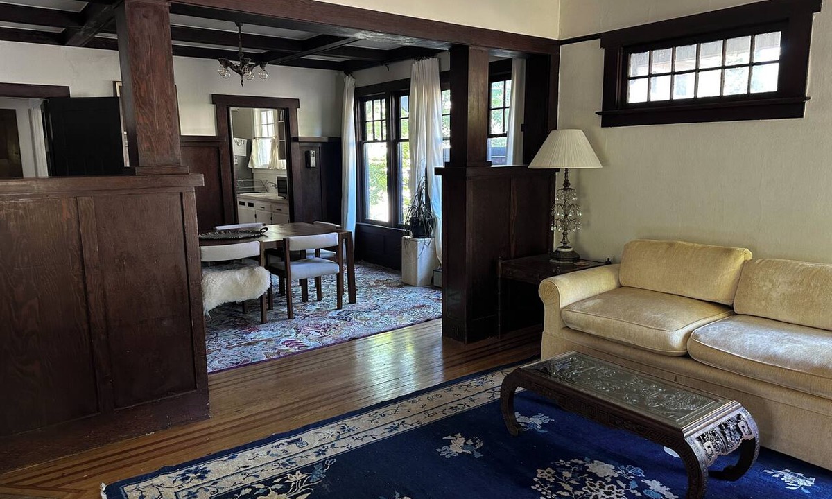 Fremont House | Charming 2 bed Craftsman in Upper Fremont, close to everything w/private garden
